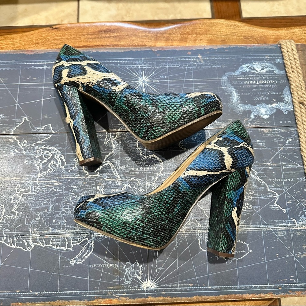 Michael Antonio Snakeskin Platform Heels – Size 8.5 - Picture 4 of 10